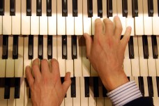 organ-recital-keyboard